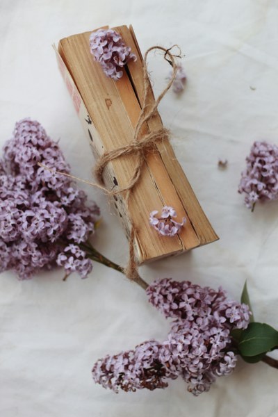 Llibre amb flors